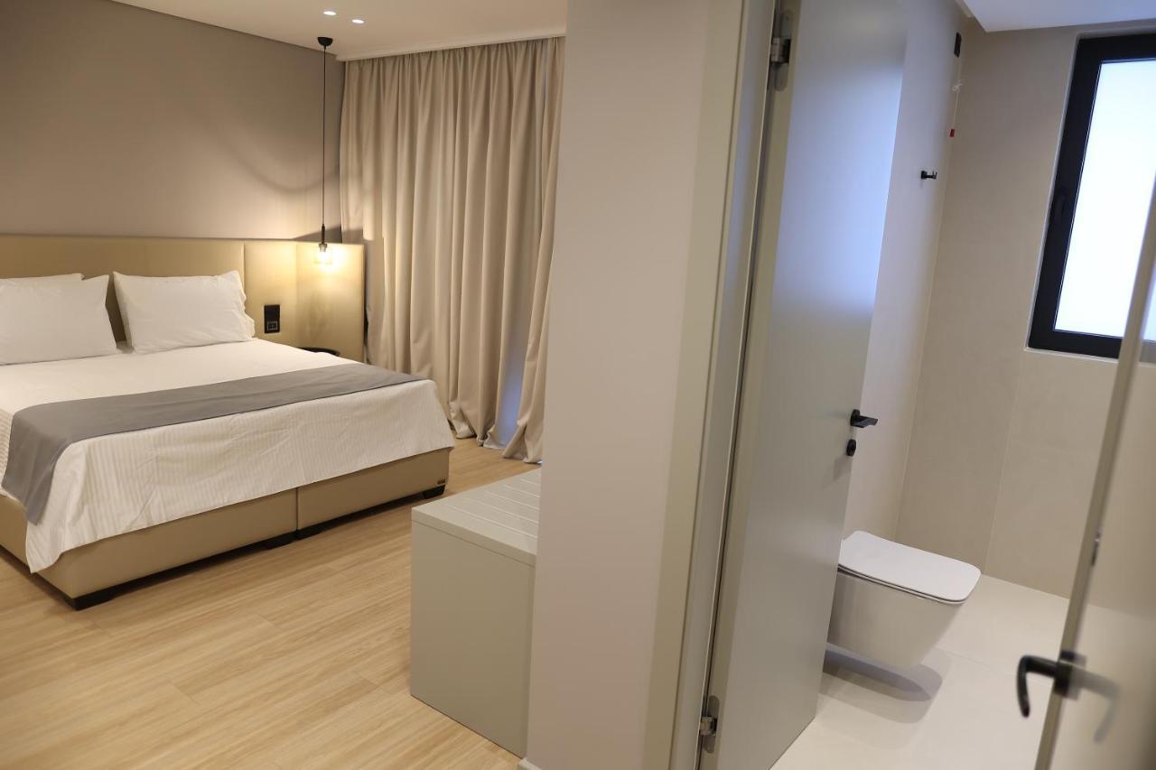Yacht Premium Hotel Саранде Екстериор снимка