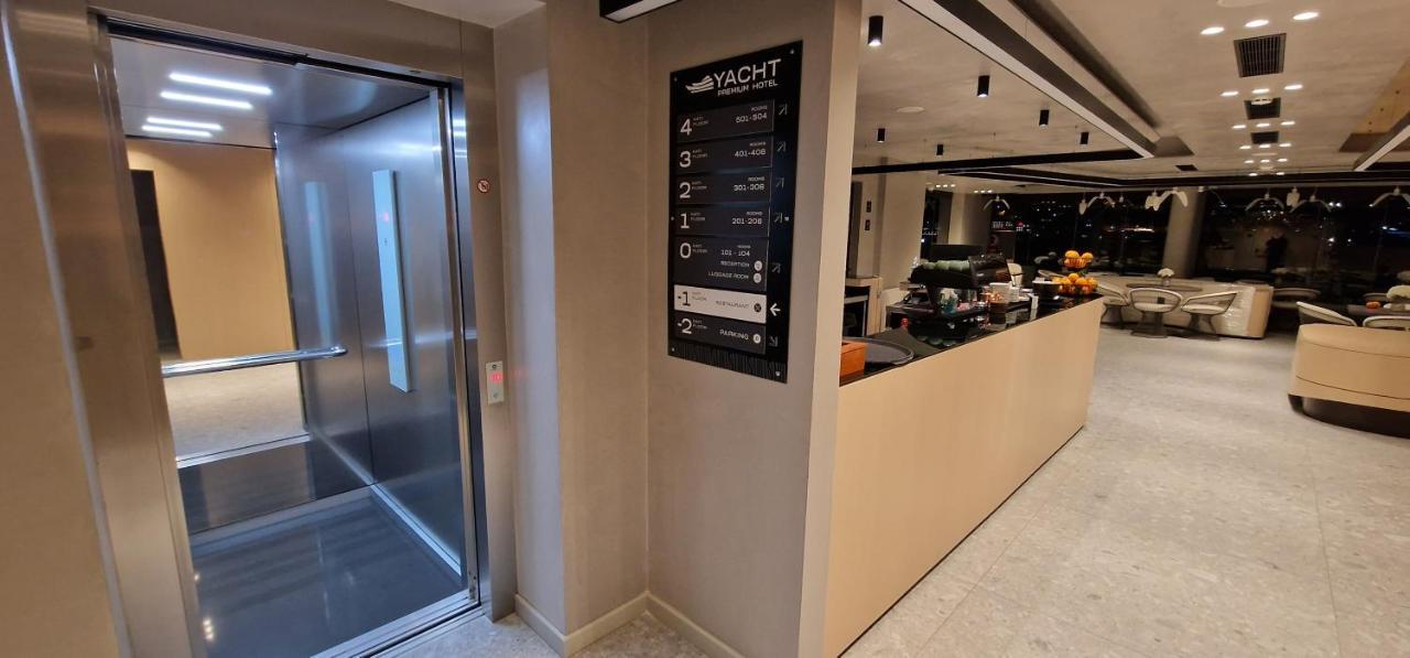 Yacht Premium Hotel Саранде Екстериор снимка
