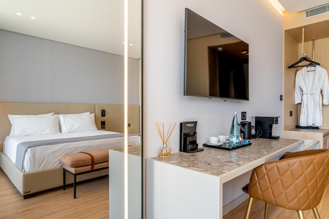 Yacht Premium Hotel Саранде Екстериор снимка