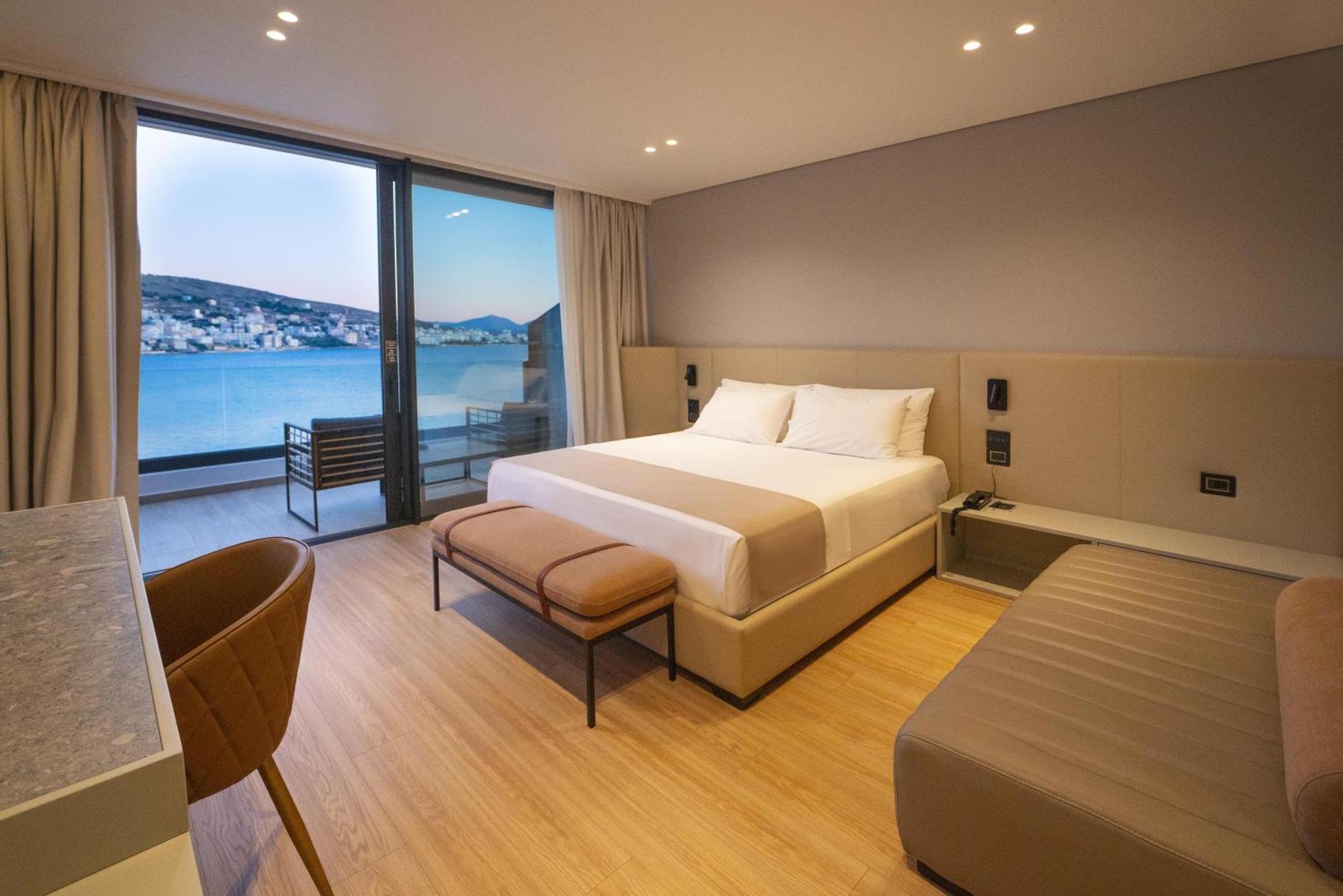 Yacht Premium Hotel Саранде Екстериор снимка