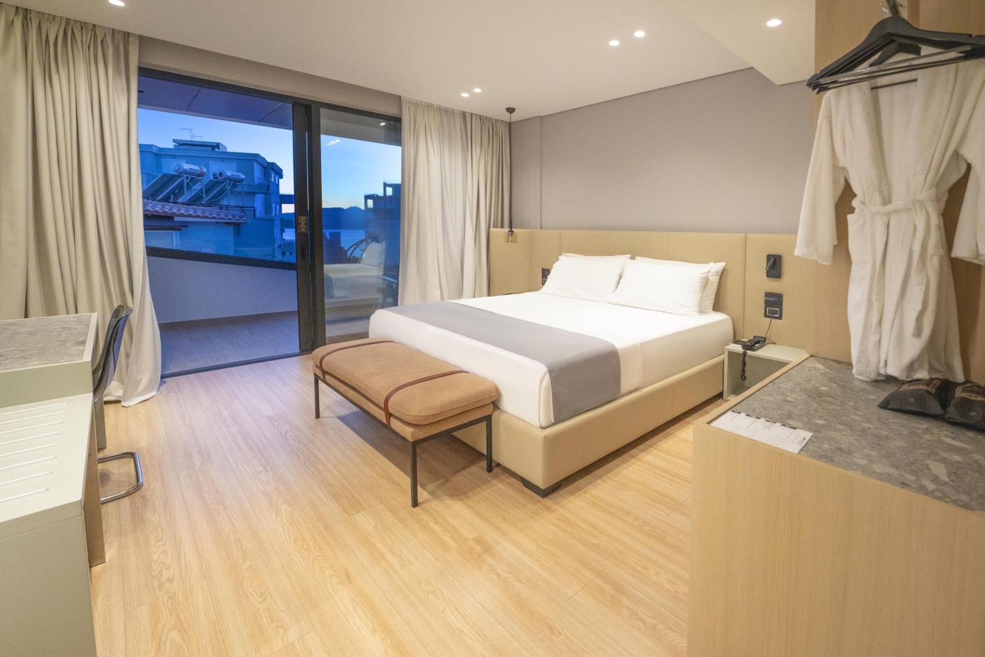 Yacht Premium Hotel Саранде Екстериор снимка