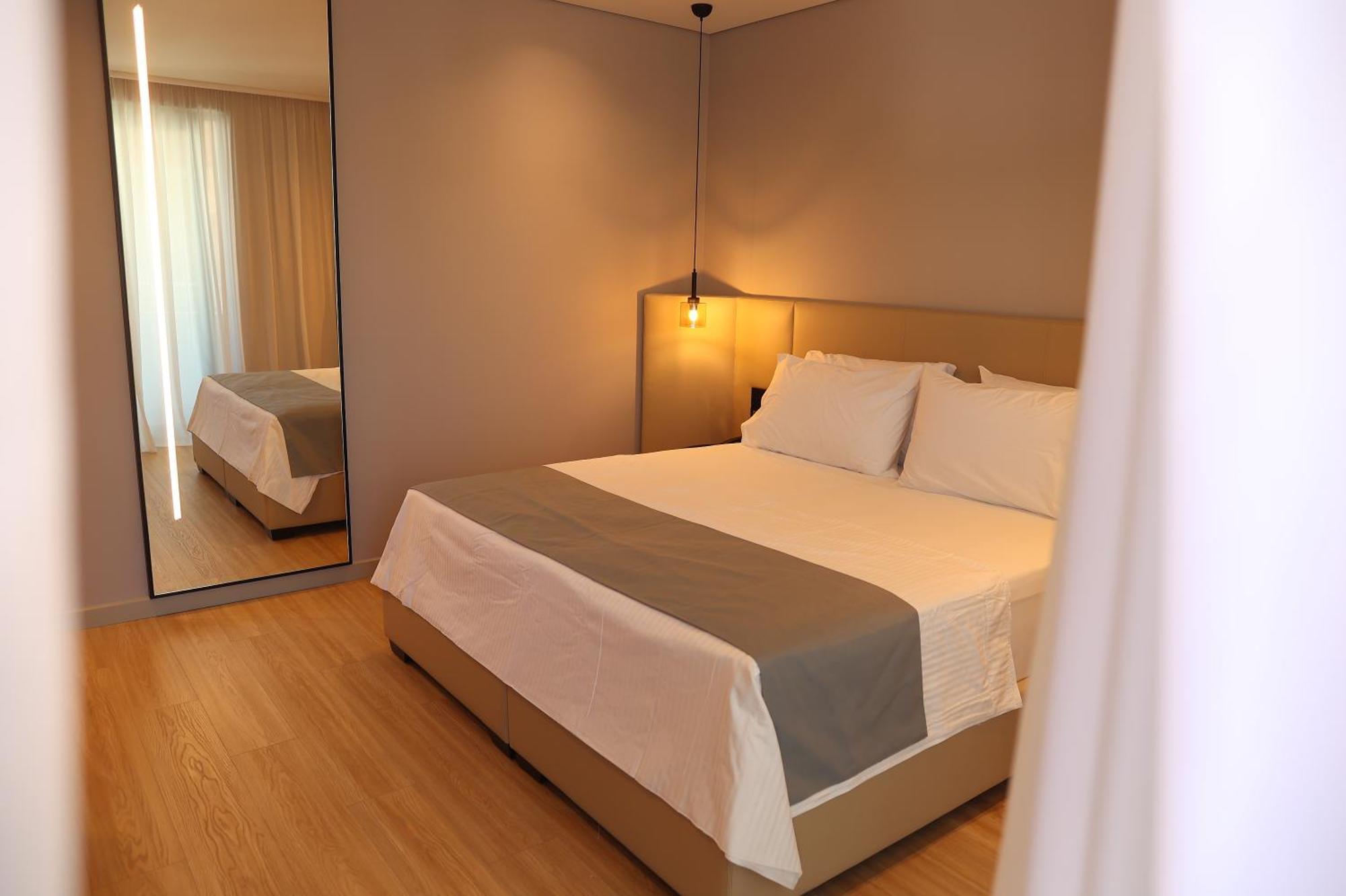 Yacht Premium Hotel Саранде Екстериор снимка
