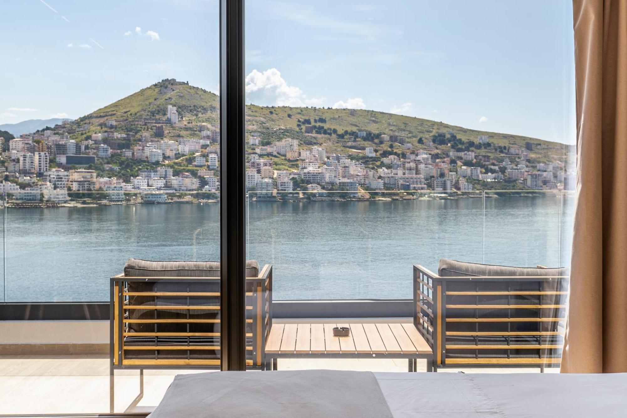 Yacht Premium Hotel Саранде Екстериор снимка