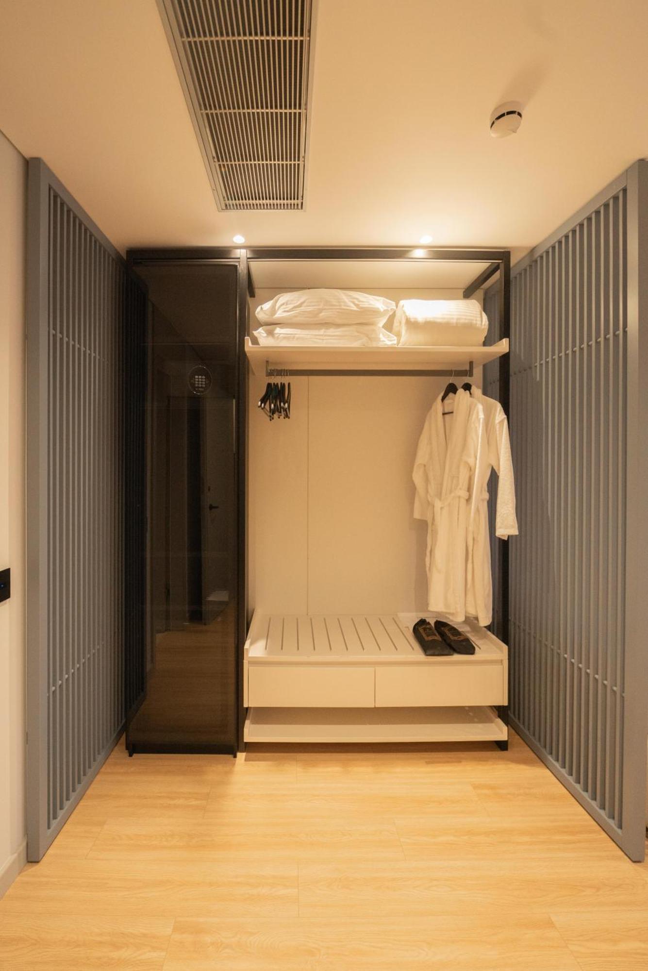 Yacht Premium Hotel Саранде Екстериор снимка
