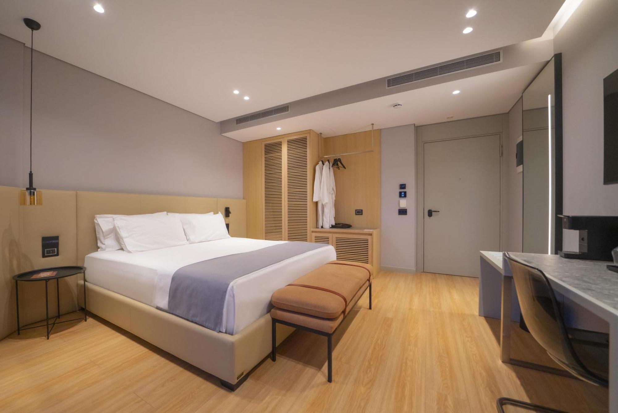 Yacht Premium Hotel Саранде Екстериор снимка