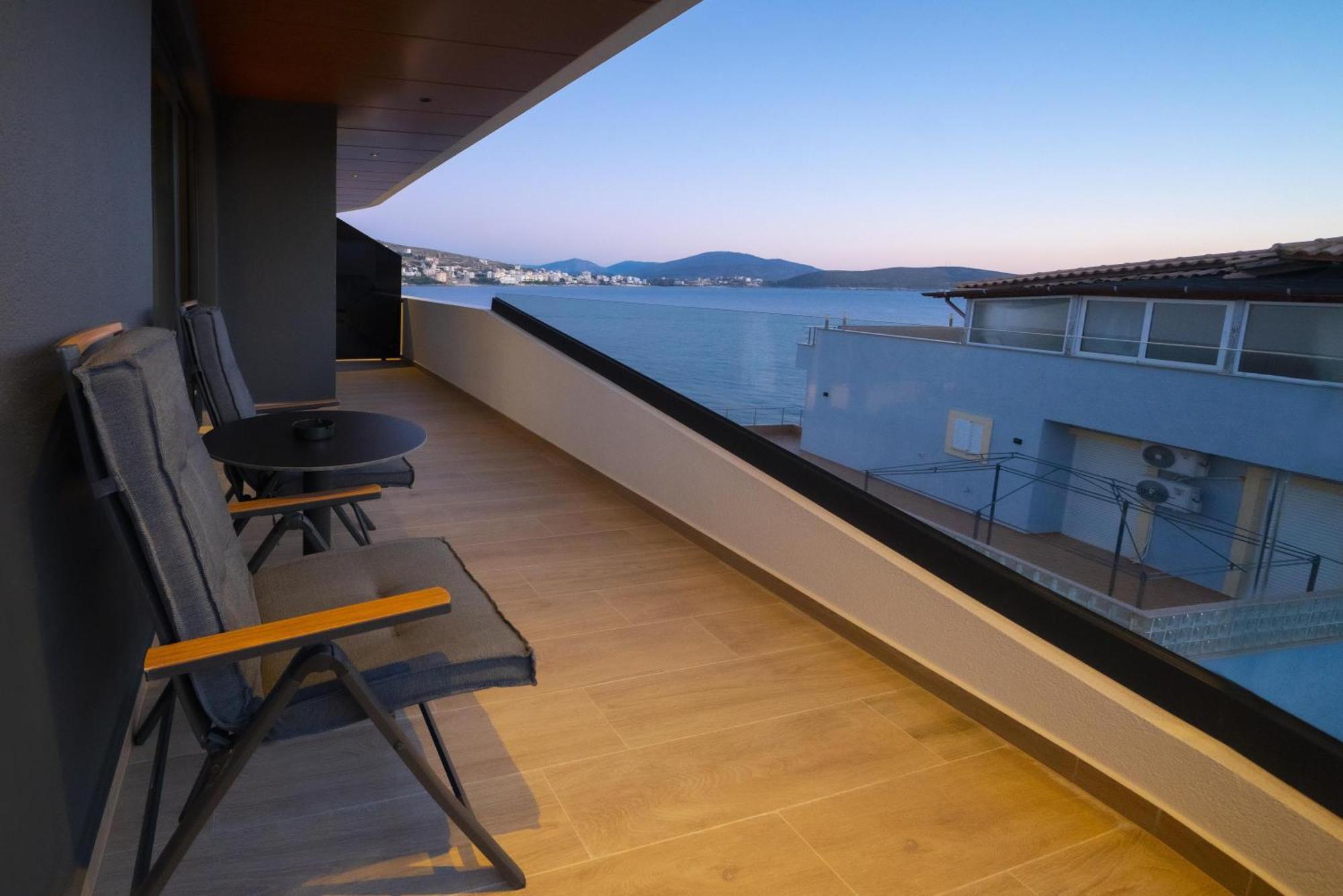 Yacht Premium Hotel Саранде Екстериор снимка
