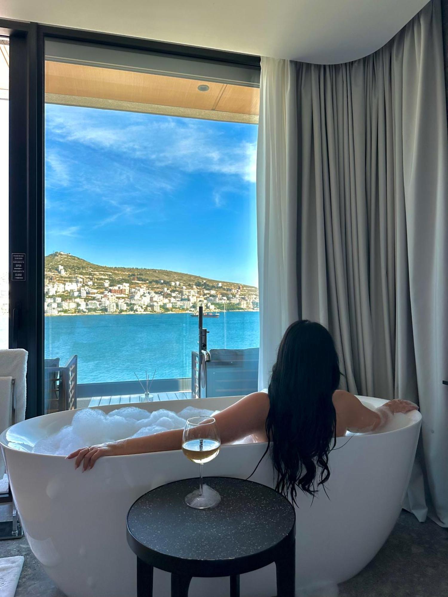 Yacht Premium Hotel Саранде Екстериор снимка